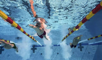 练习自由泳的过程中 手臂是否存在这些问